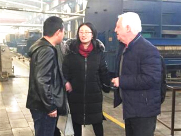 巴西客戶來(lái)我橡膠輸送帶廠家參觀平皮帶并洽談進(jìn)一步合作事宜